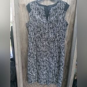 Lafayette 148 Sleeveless Black and White Sheath Dress, sz 12